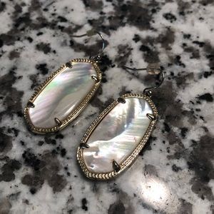 Pearl/gold Elle Kendra Scott earrings